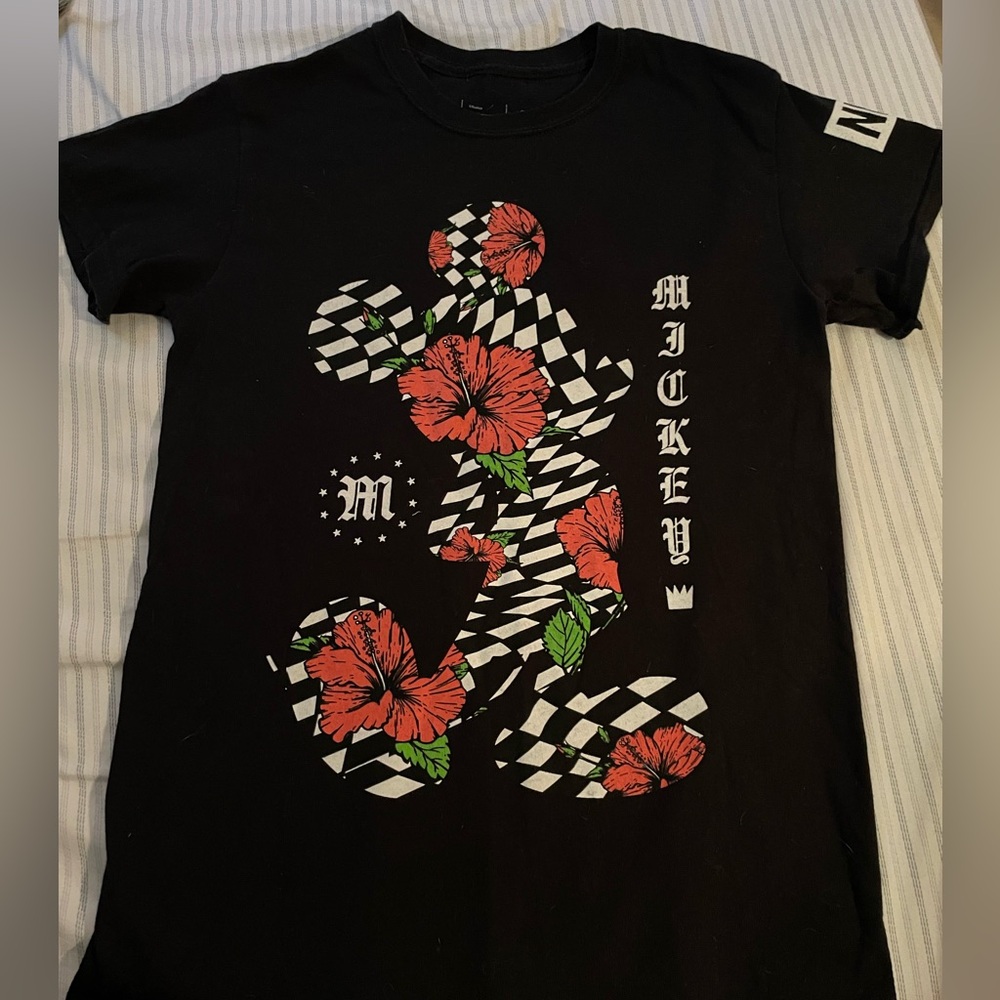 Men’s Small Black and White with Flower Mickey Mouse NEFF t-shirt